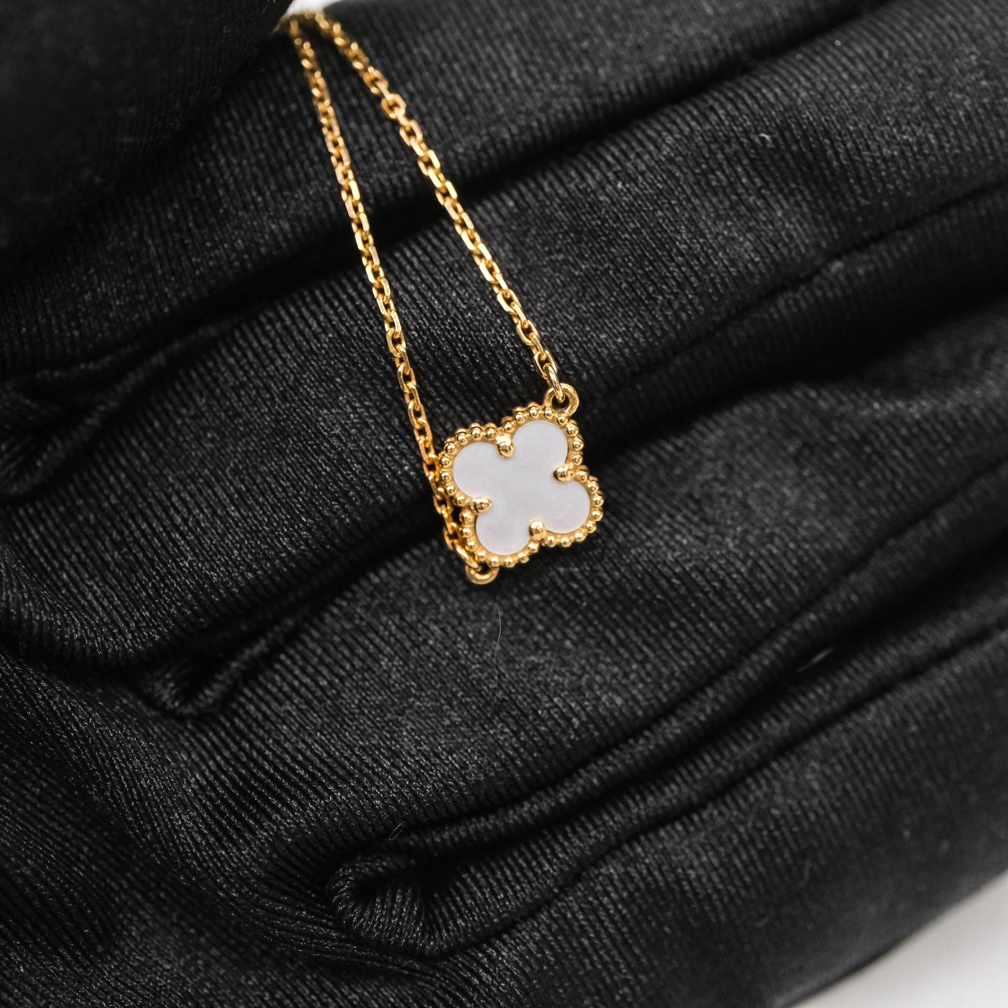 Van Cleef & Arpels White Mother-of-pearl Yellow Gold Set