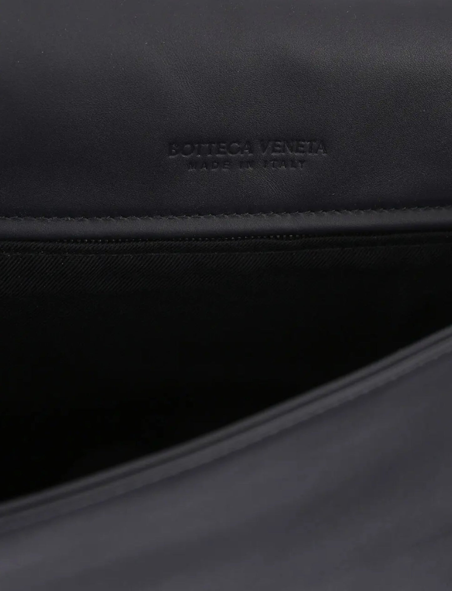 Luxury Bottega Veneta Braided Leather Messenger Bag