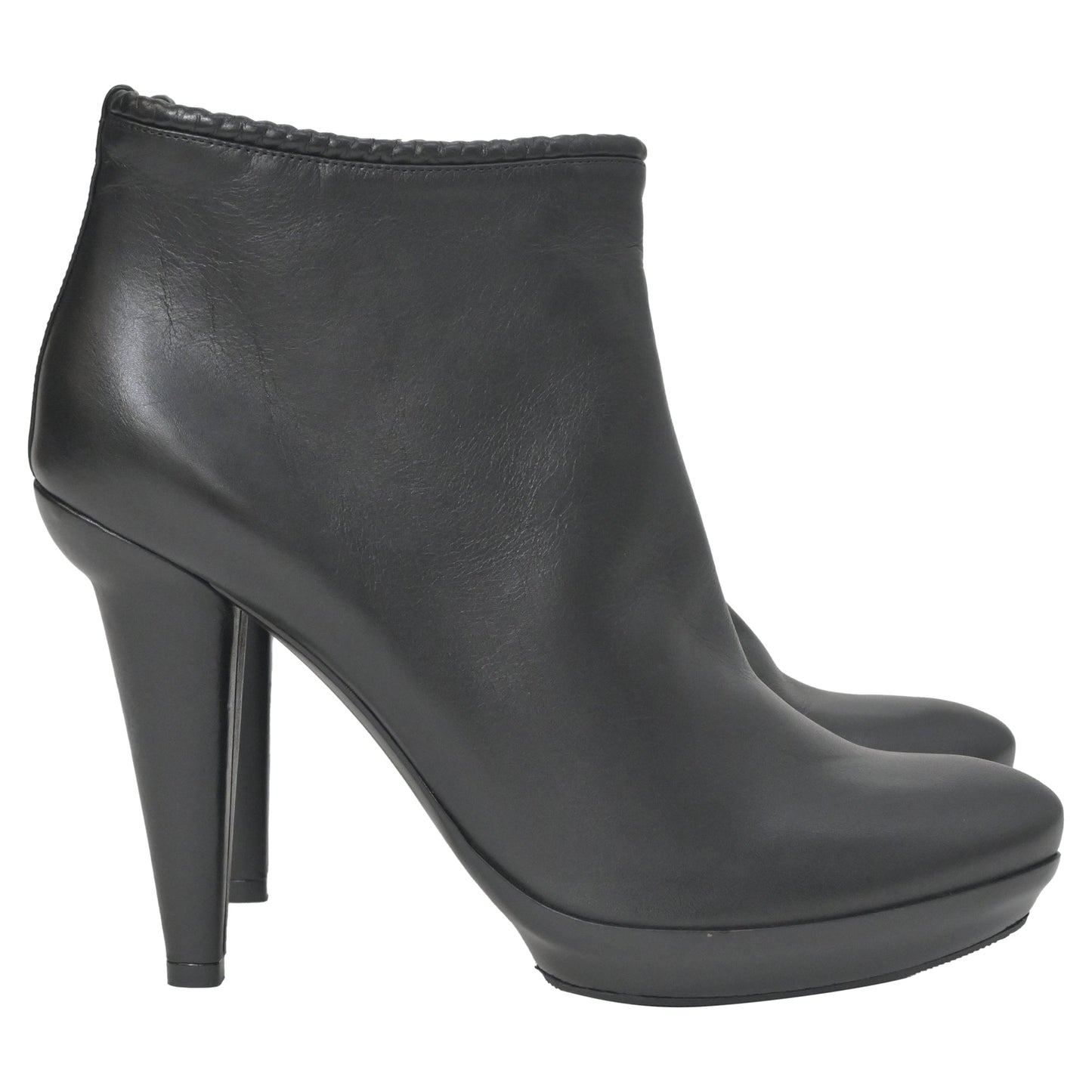 Luxury Bottega Veneta Ankle Boots in Black Leather