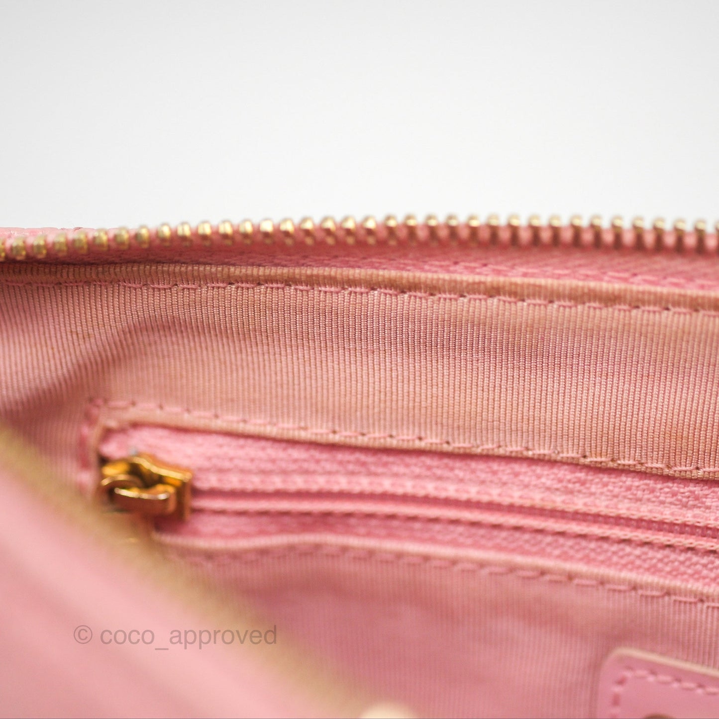Chanel Vintage CC Quilted Shoulder Bag Pink Caviar Gold Hardware