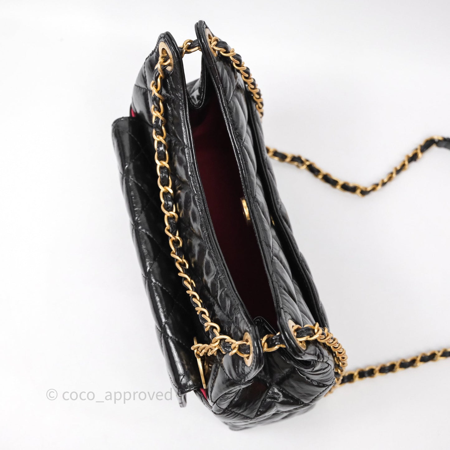 Chanel Medium Quilted Wavy CC Hobo Black Shiny Crumpled Calfskin Aged Gold Hardware