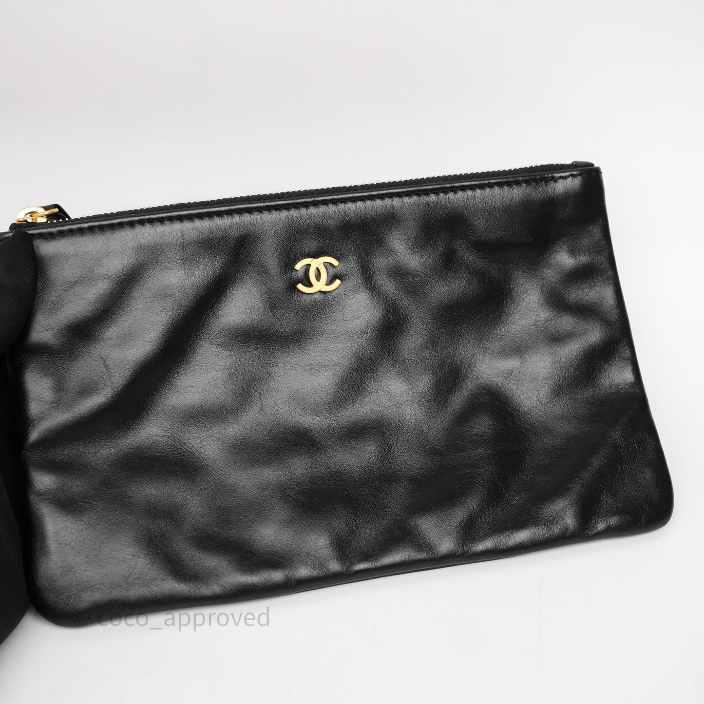 Chanel 22 Bag Medium Black Calfskin Aged Gold Hardware