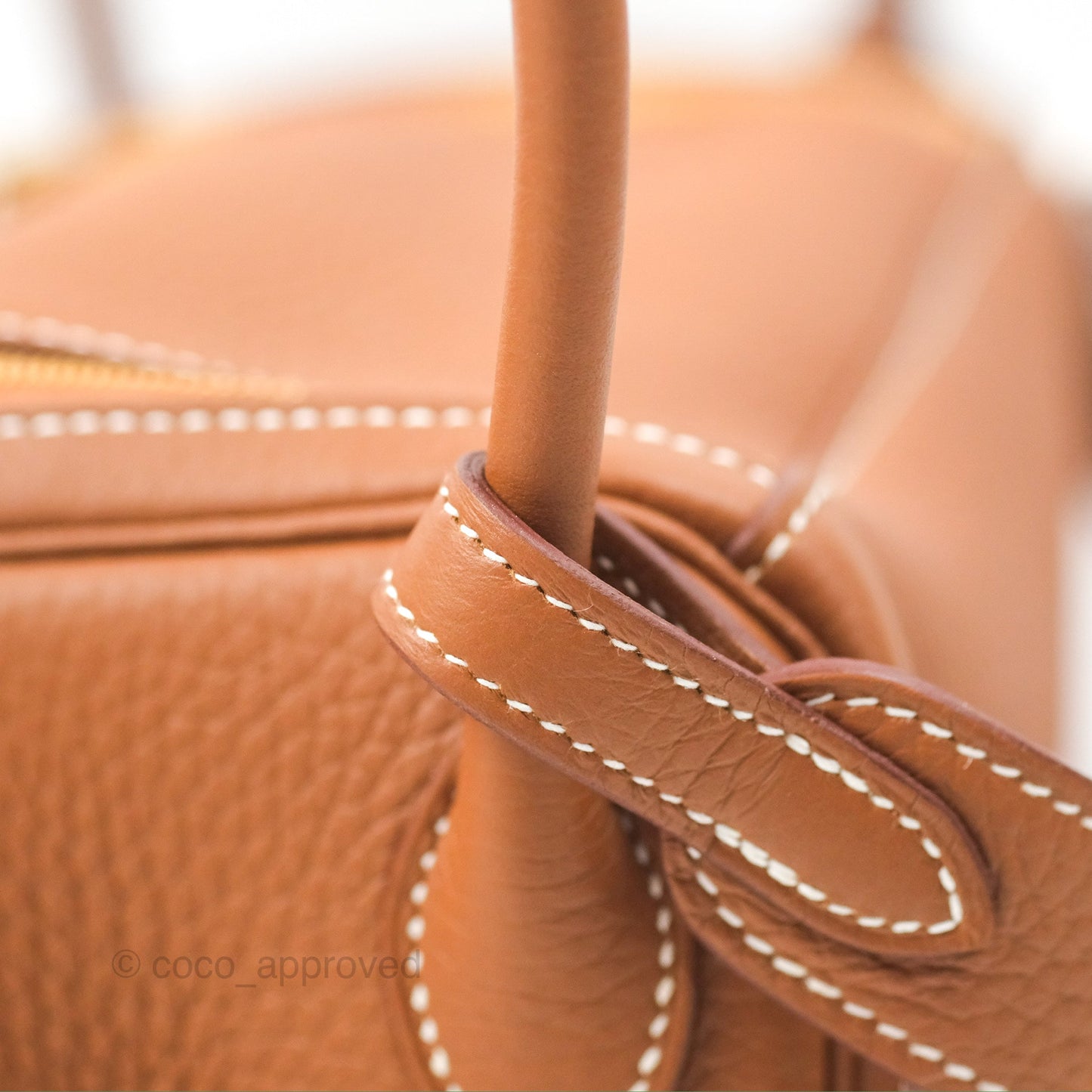 Hermès Lindy 26 Gold Taurillon Clemence Gold Hardware