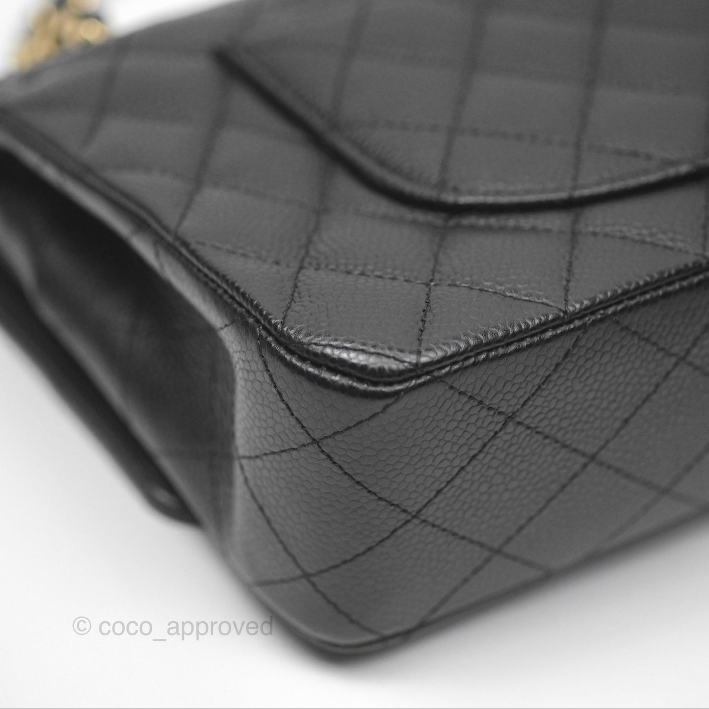 Chanel M/L Medium Classic Flap Quilted Black Caviar 24K Gold Hardware