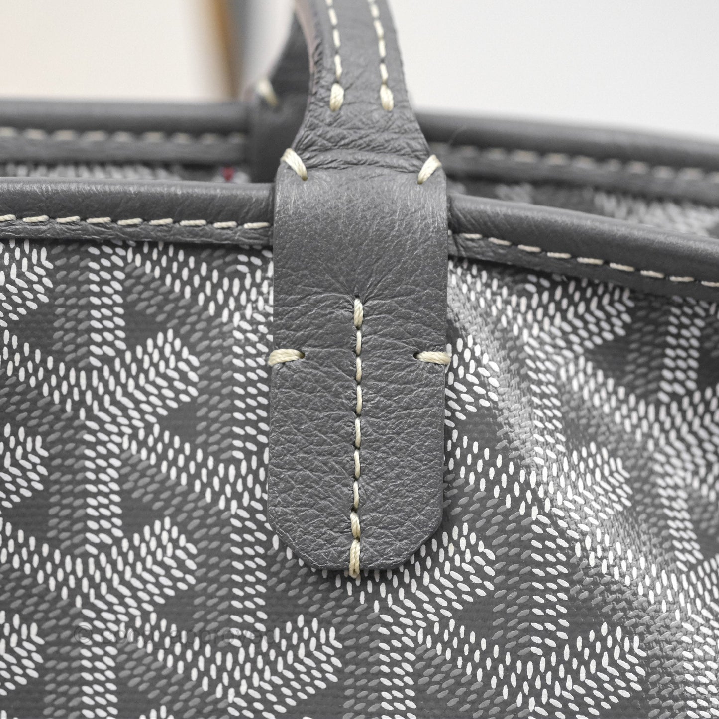 Goyard St Artois Tote MM ⁣⁣⁣⁣⁣⁣⁣⁣⁣⁣⁣⁣⁣⁣⁣⁣⁣⁣⁣⁣Grey Canvas