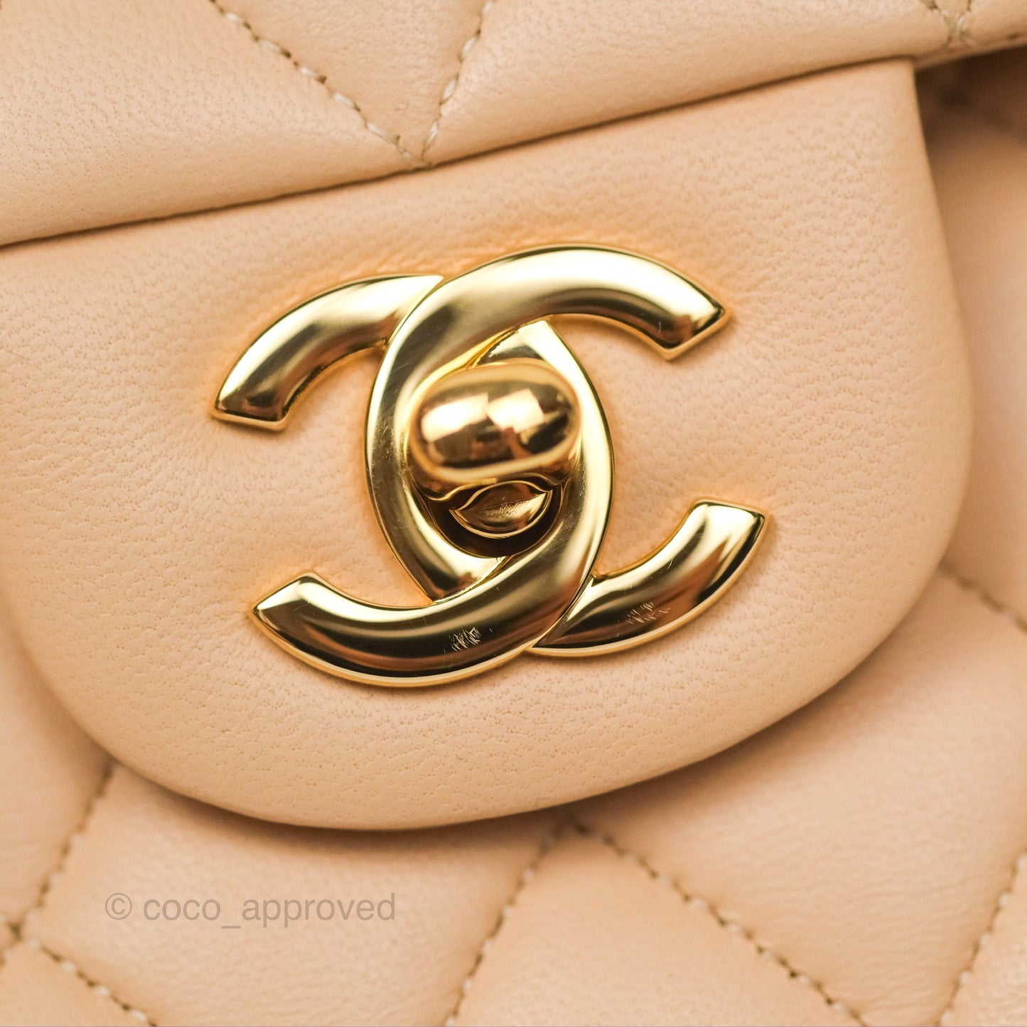 Chanel Classic M/L Medium Flap Quilted Beige Lambskin Gold Hardware