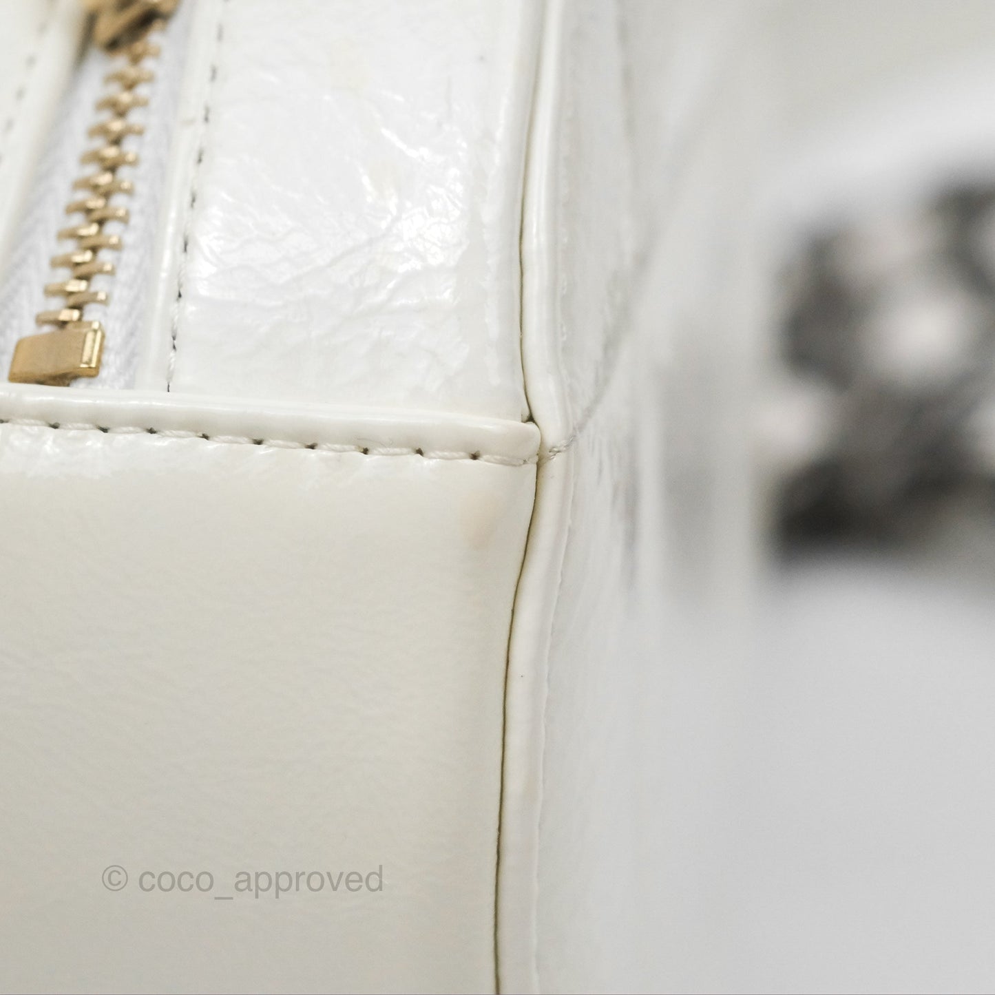 Chanel 19 Round Clutch With Chain White Glazed Calfskin Mixed Hardware