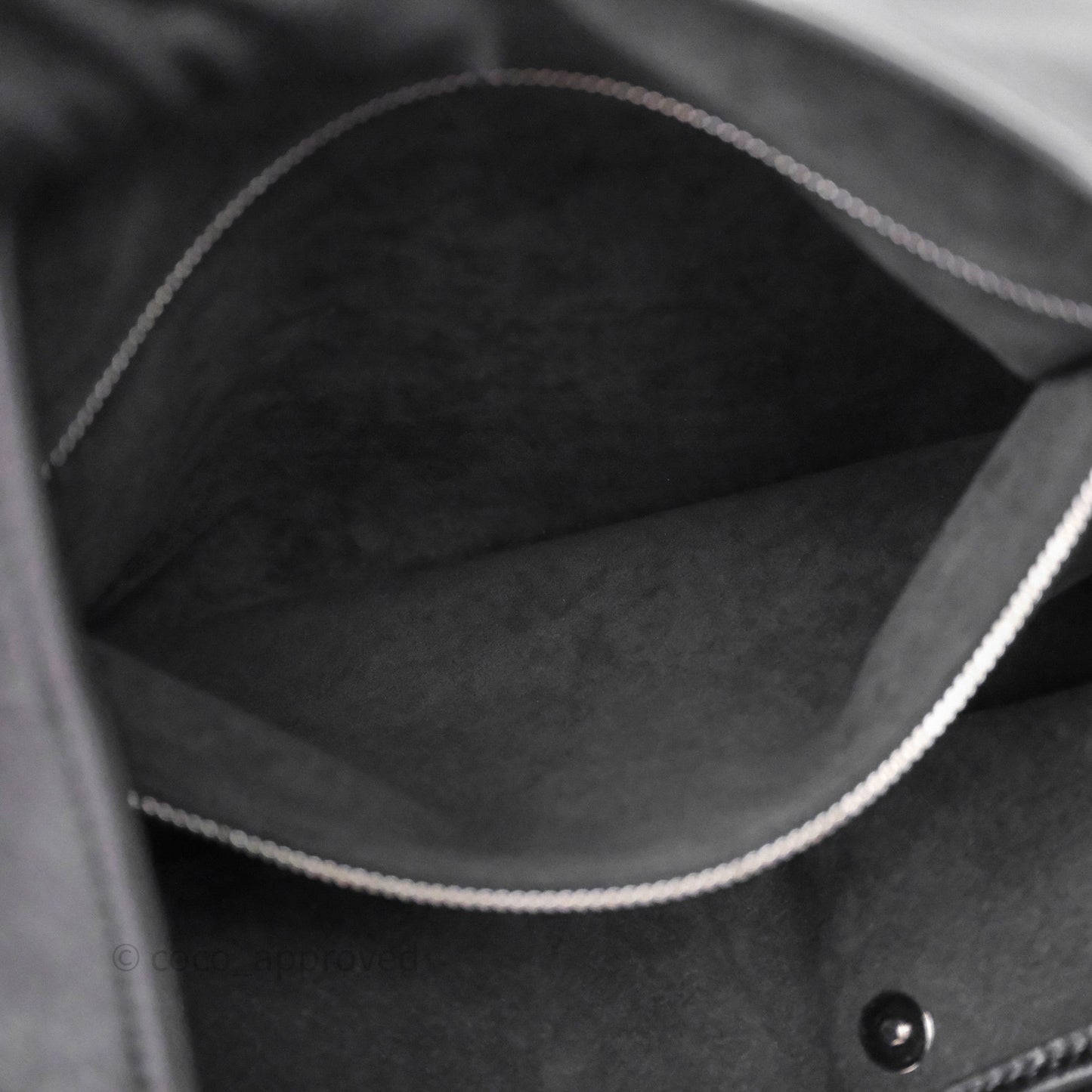 Louis Vuitton CarryAll Vibe MM Black