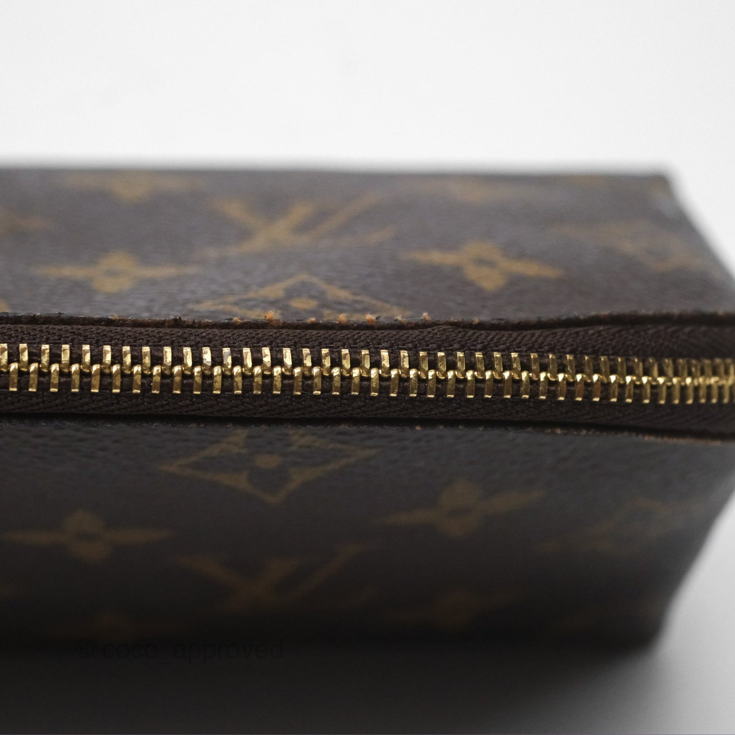 Louis Vuitton Cosmetic Pouch Monogram Canvas
