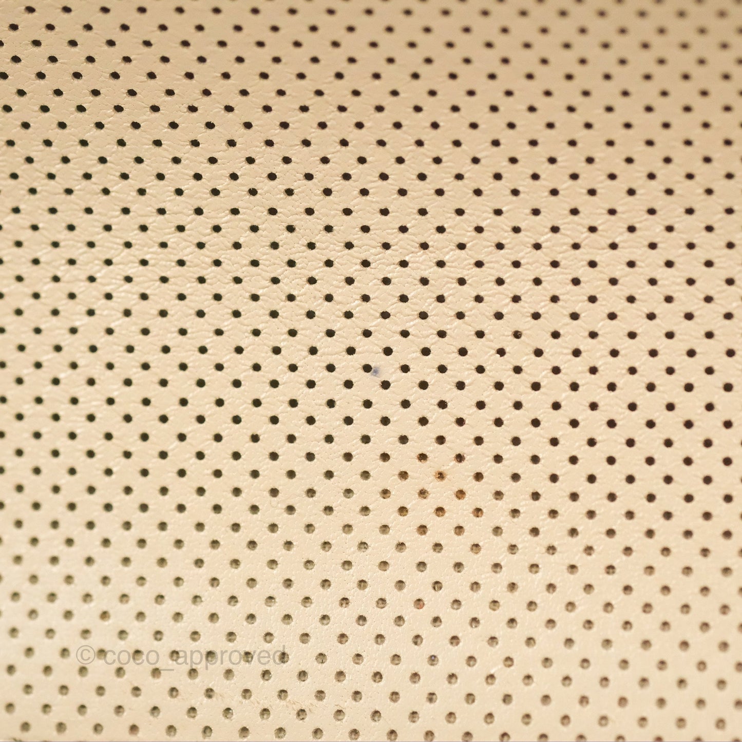 Chanel Vintage Medium Perforated Single Flap Beige/Red Matte Gold Hardware⁣⁣