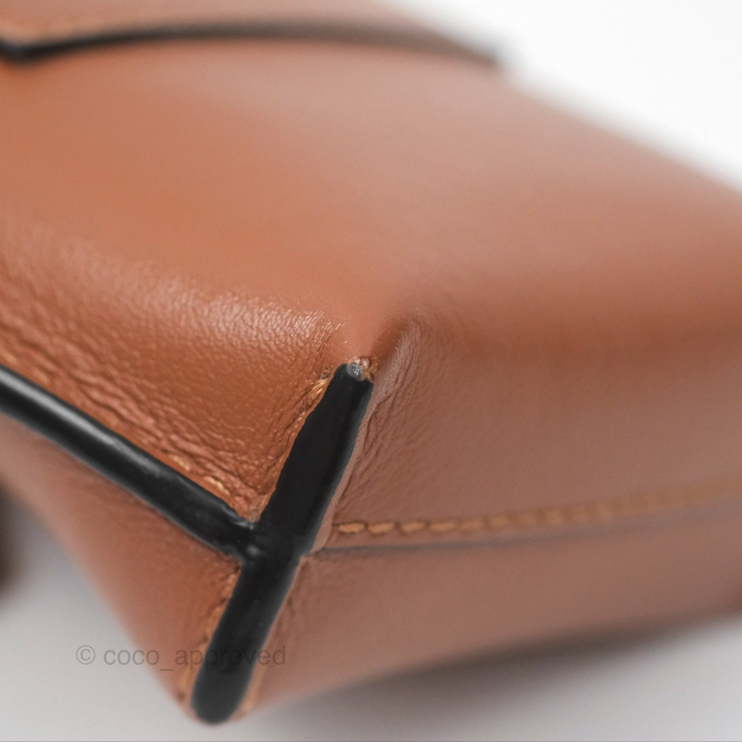 Loewe Elephant Pocket in Classic Calfskin Tan