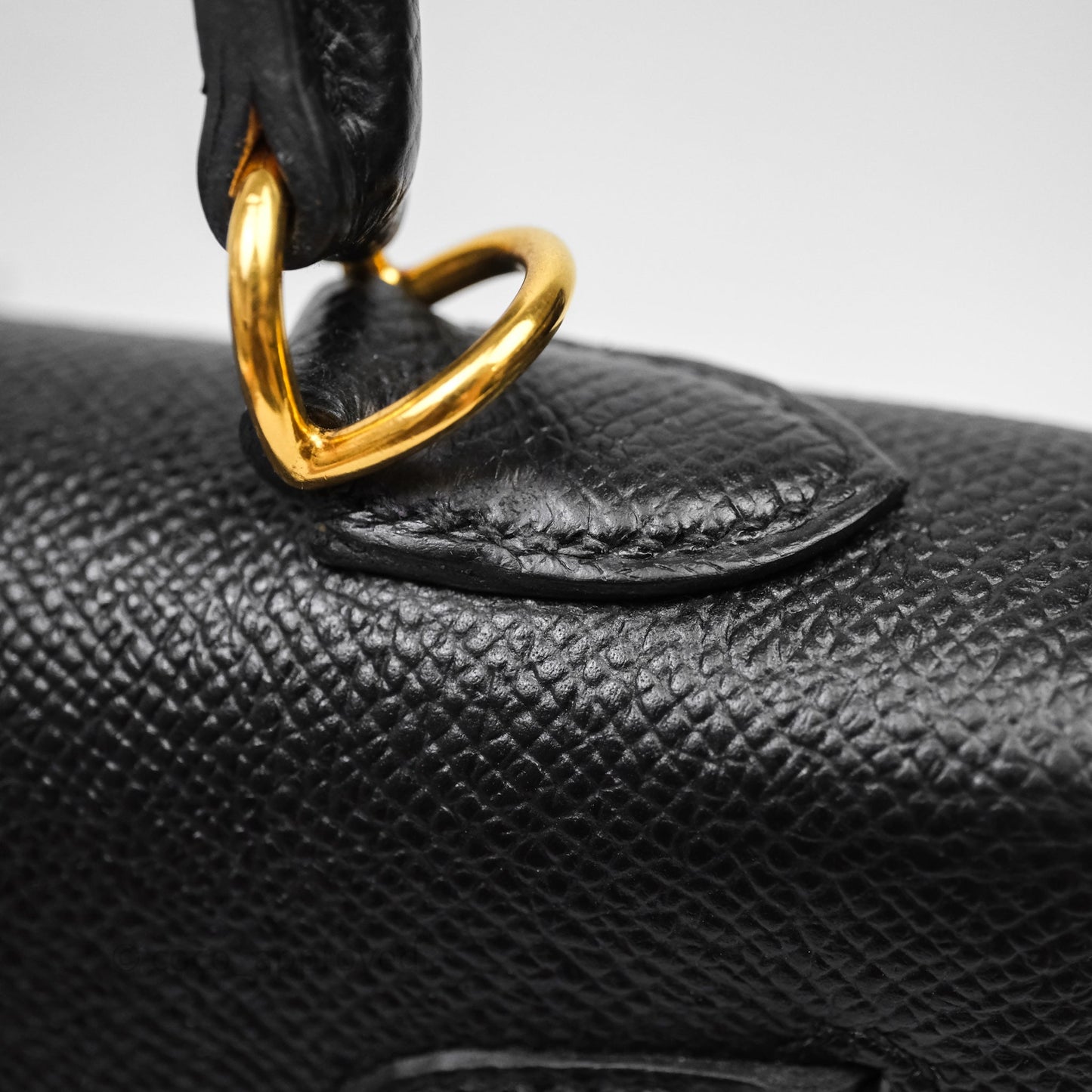 Hermès Kelly 25 Black Noir 89 Epsom Gold Hardware