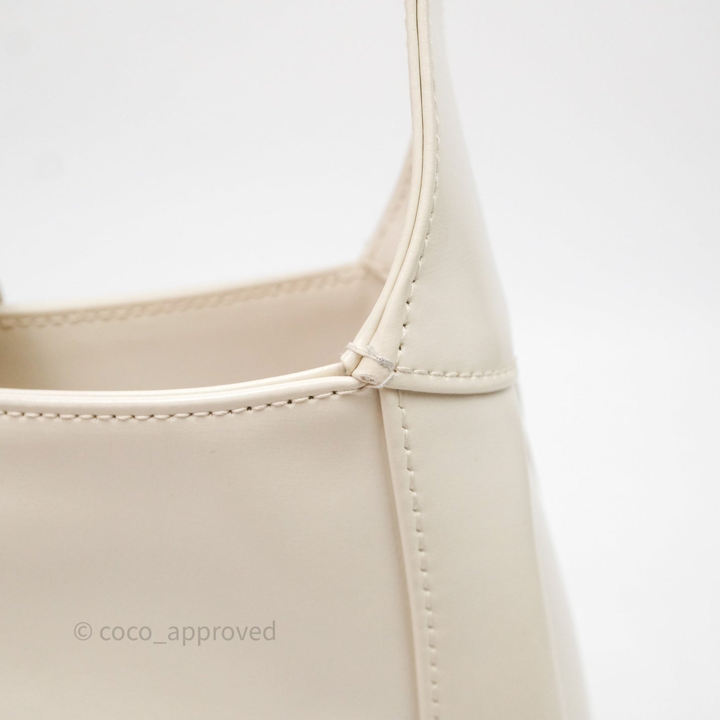 Gucci Jackie 1961 White Small Shoulder Bag Gold Hardware