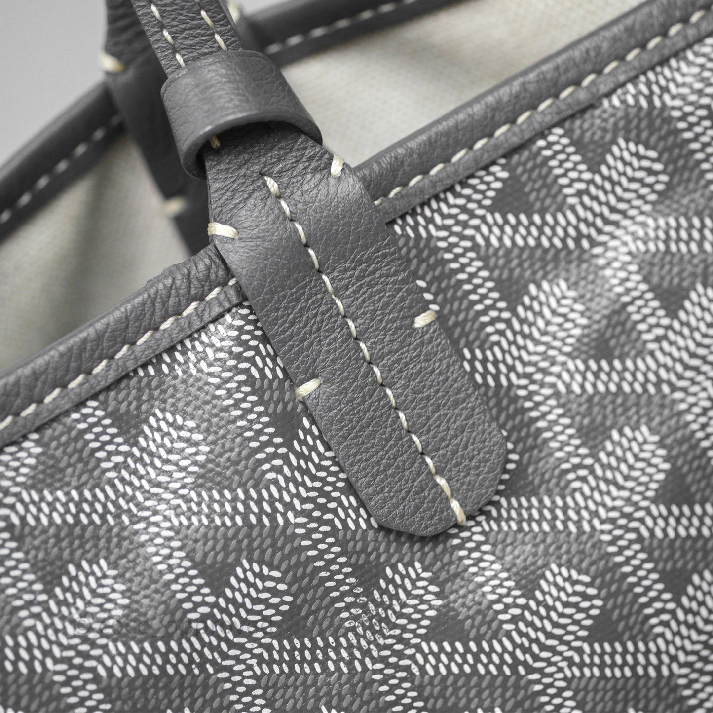 Goyard St Louis Tote PM ⁣⁣⁣⁣⁣⁣⁣⁣⁣⁣⁣⁣⁣⁣⁣⁣⁣⁣⁣⁣Grey