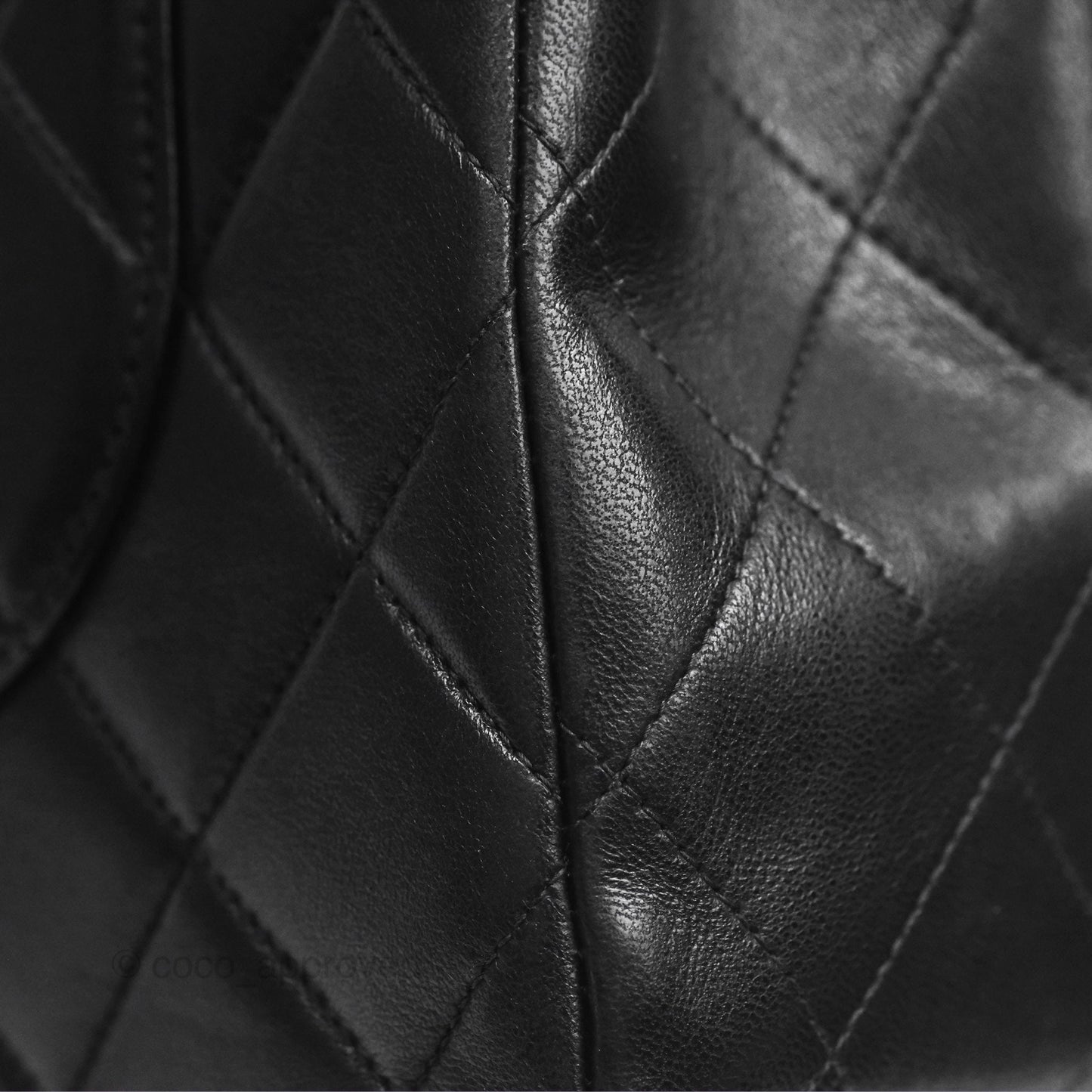 Chanel Vintage Jumbo Single Flap Black Lambskin 24K Gold Hardware