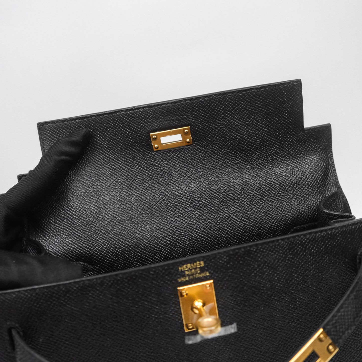 Hermès Kelly 25 Black Noir 89 Epsom Gold Hardware