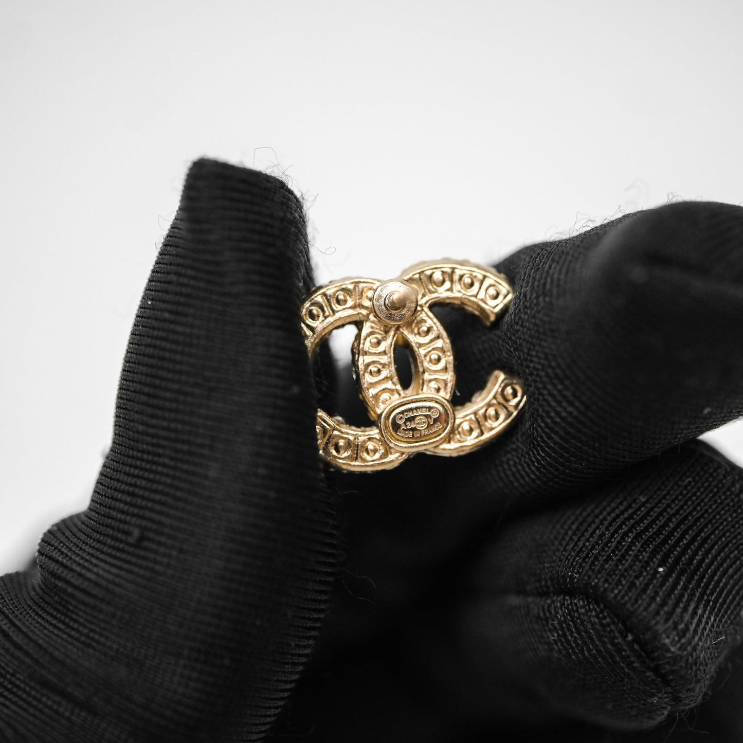 Chanel CC Pearl Earrings Gold Tone 24V