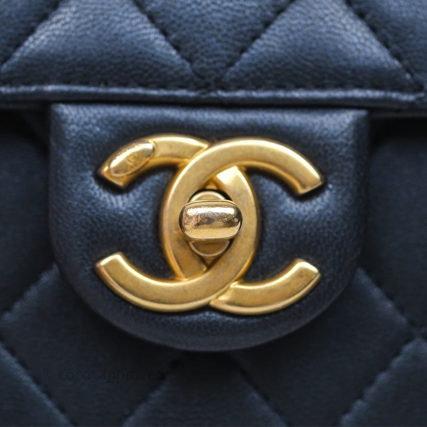 Chanel Quilted Chic Pearls Flap Iridescent Navy Goatskin Aged Gold Hardware