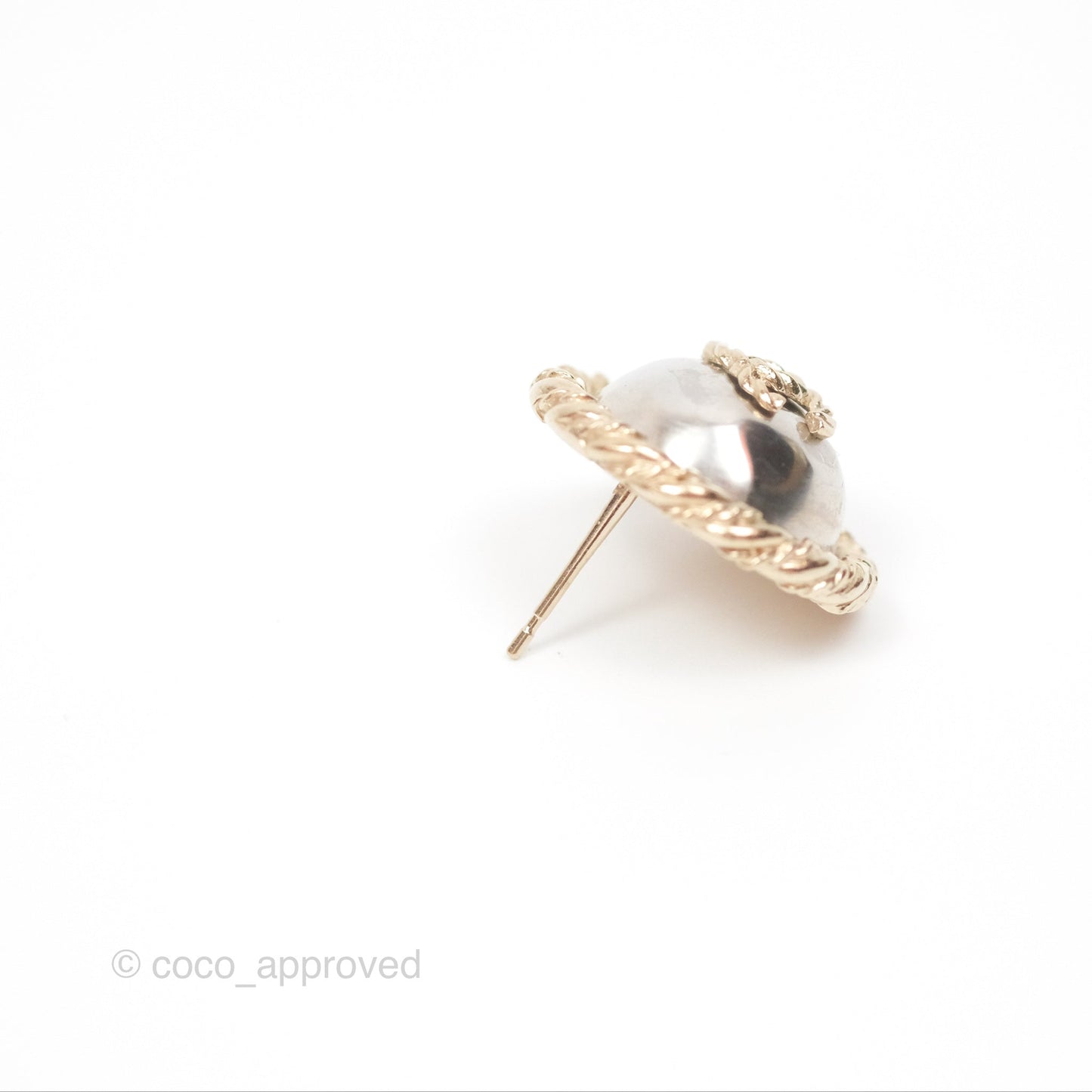 Chanel CC Round Earrings Gold Tone 15B