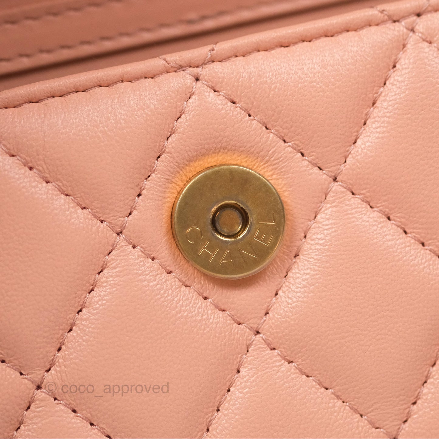 Chanel Pearl Crush Card Holder Pink Beige Lambskin Aged Gold Hardware