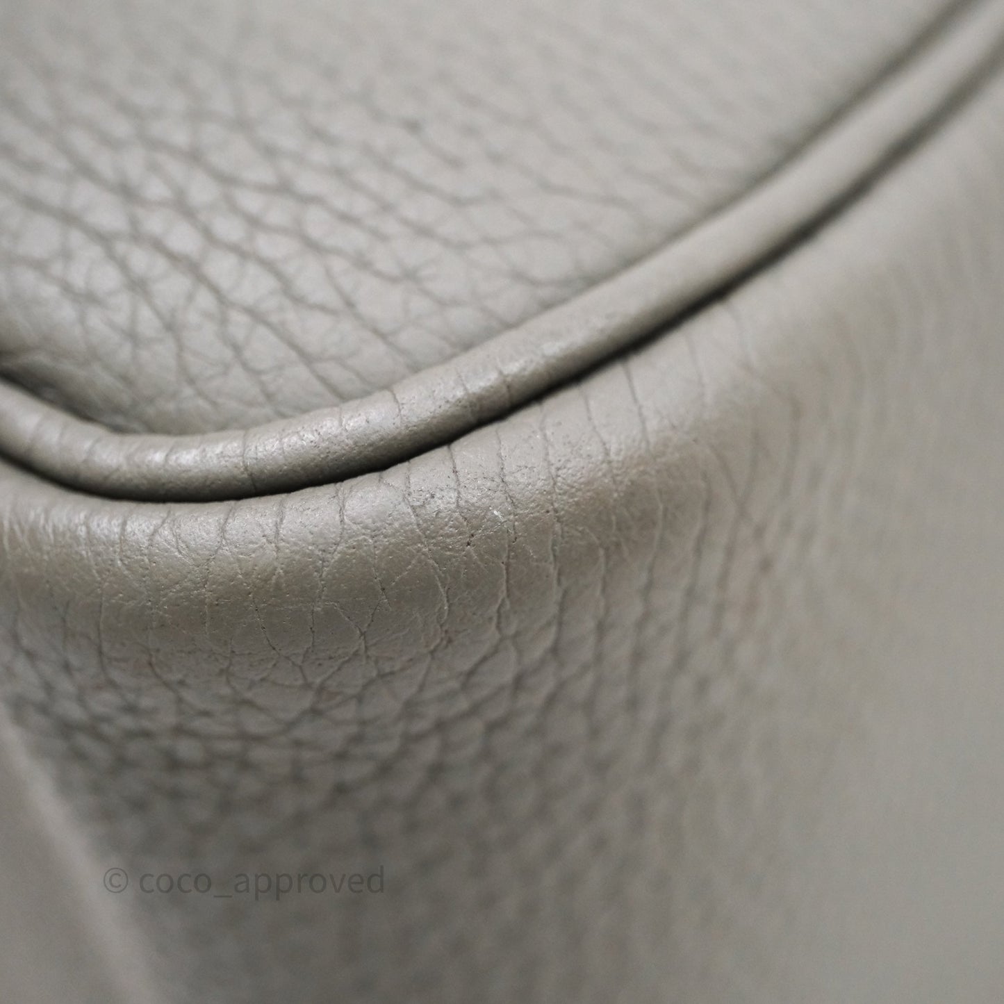Hermès Lindy 26 Taurillion Clemence Gris Meyer 0L Gold Hardware