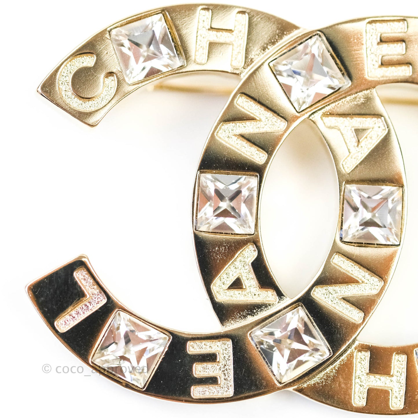 Chanel CC Crystal Brooch in Gold Tone 21P