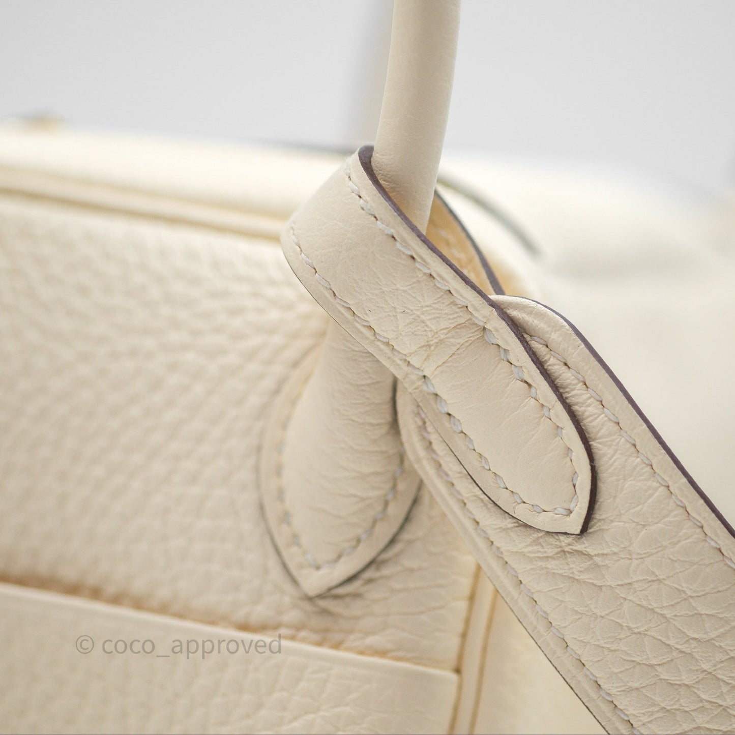 Hermès Mini Lindy 20 Nata I2 Clemence Gold Hardware