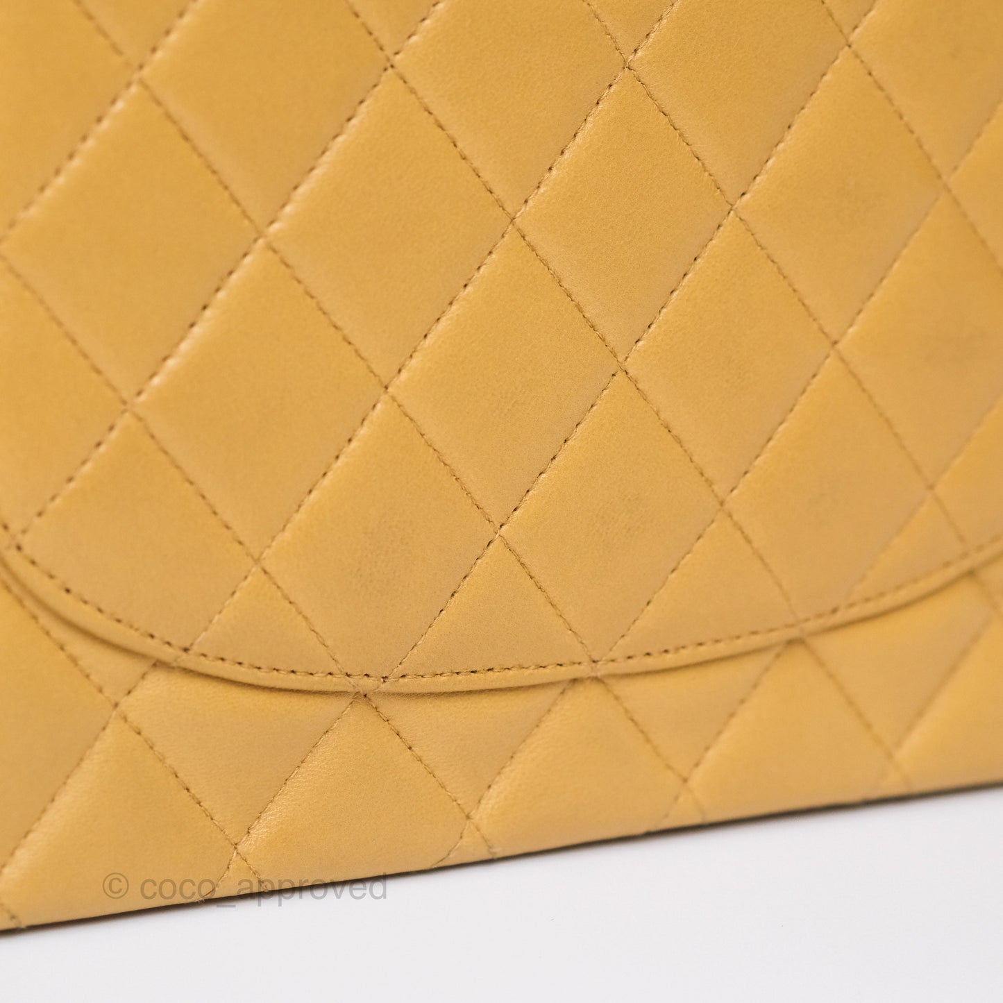 Chanel Classic M/L Medium Flap Quilted Beige Lambskin 24K Gold Hardware