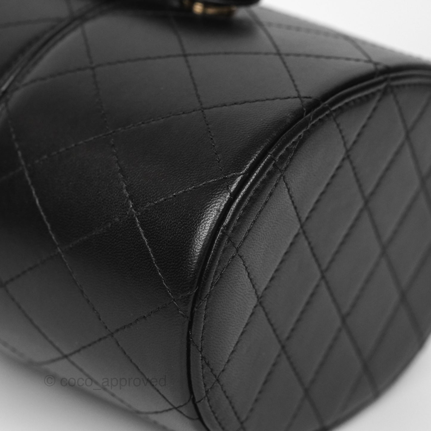 Chanel Quilted Round Vanity Clutch With Chain Black Lambskin Gold Hardware