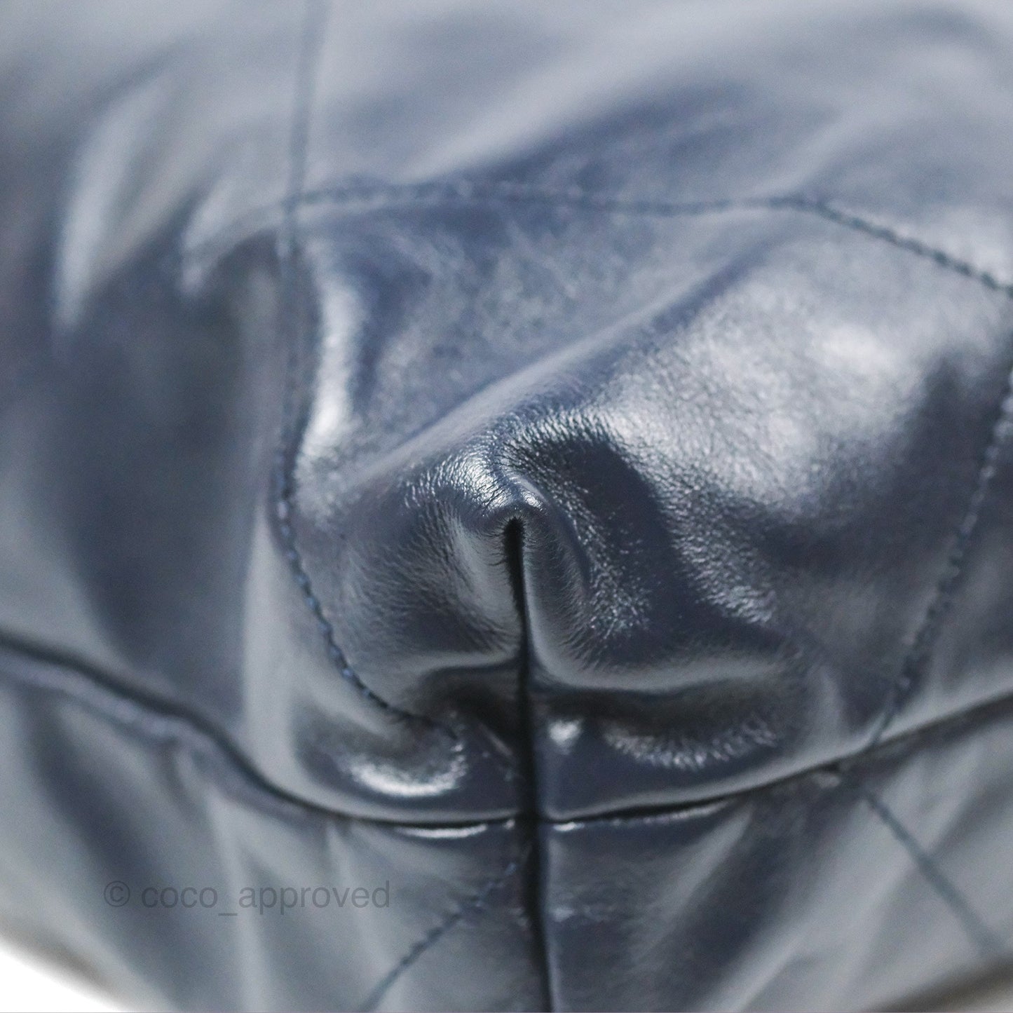 Chanel 22 Medium Navy Shiny Calfskin Aged Gold Hardware