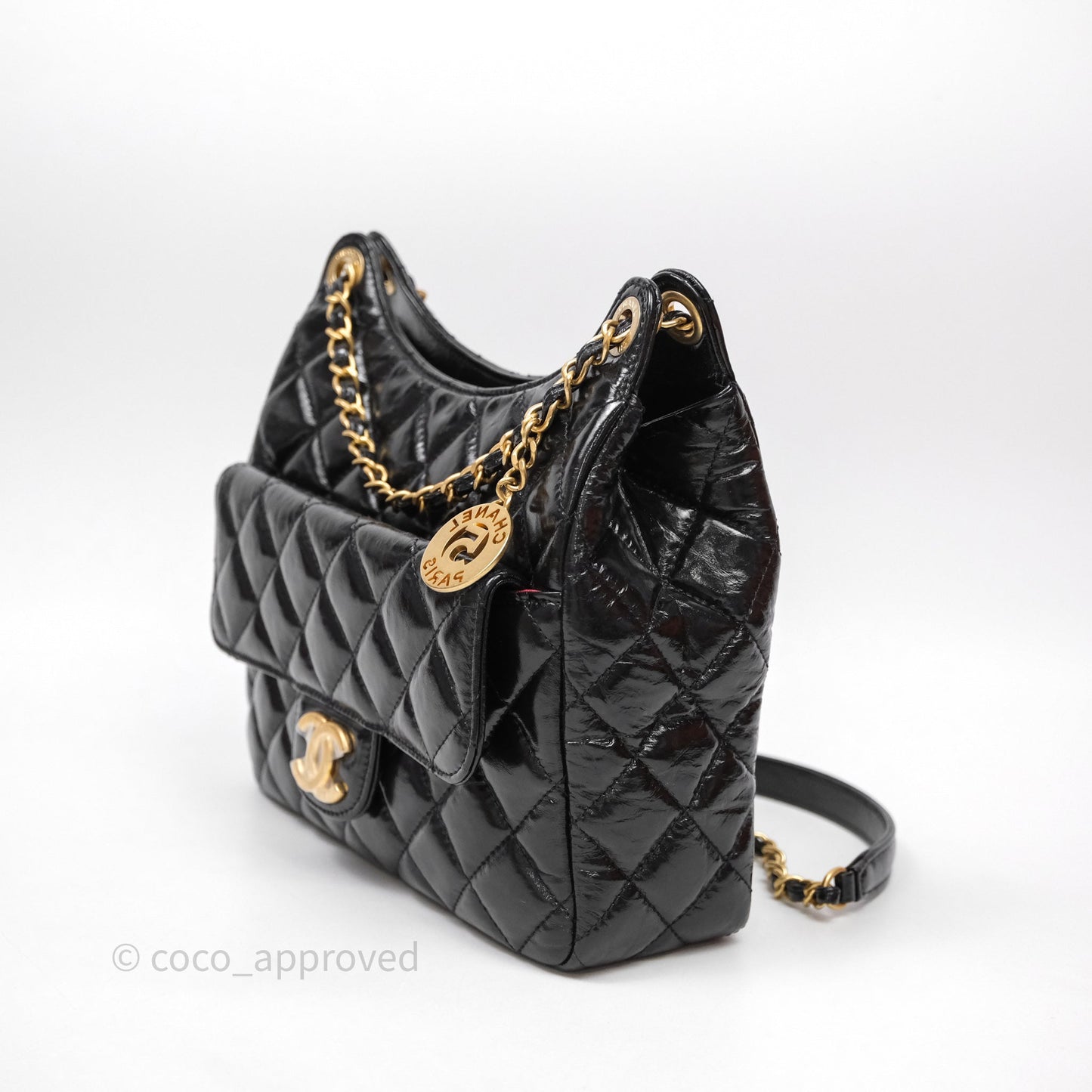 Chanel Medium Quilted Wavy CC Hobo Black Shiny Crumpled Calfskin Aged Gold Hardware