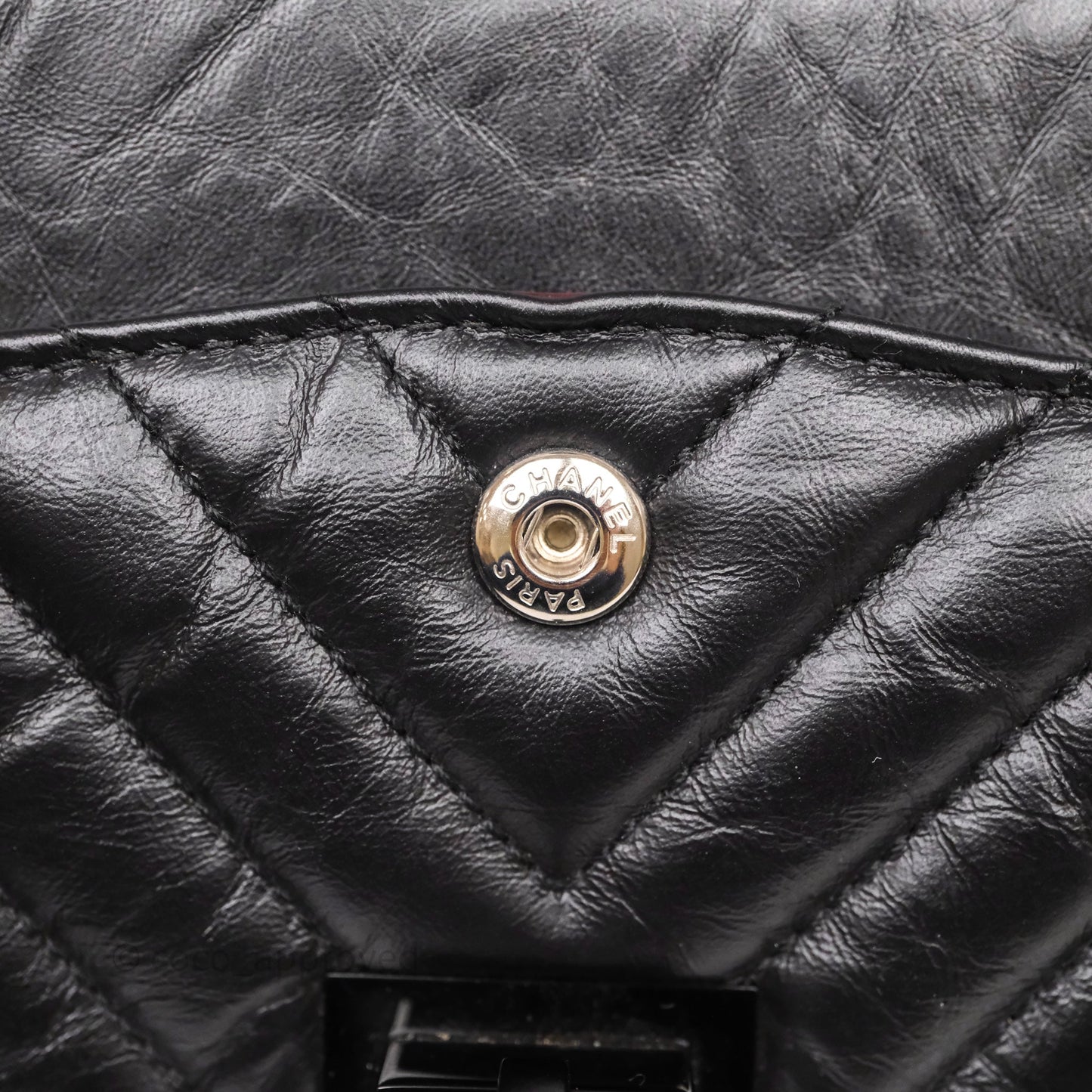 Chanel Reissue 225 Chevron Aged Calfskin So Black