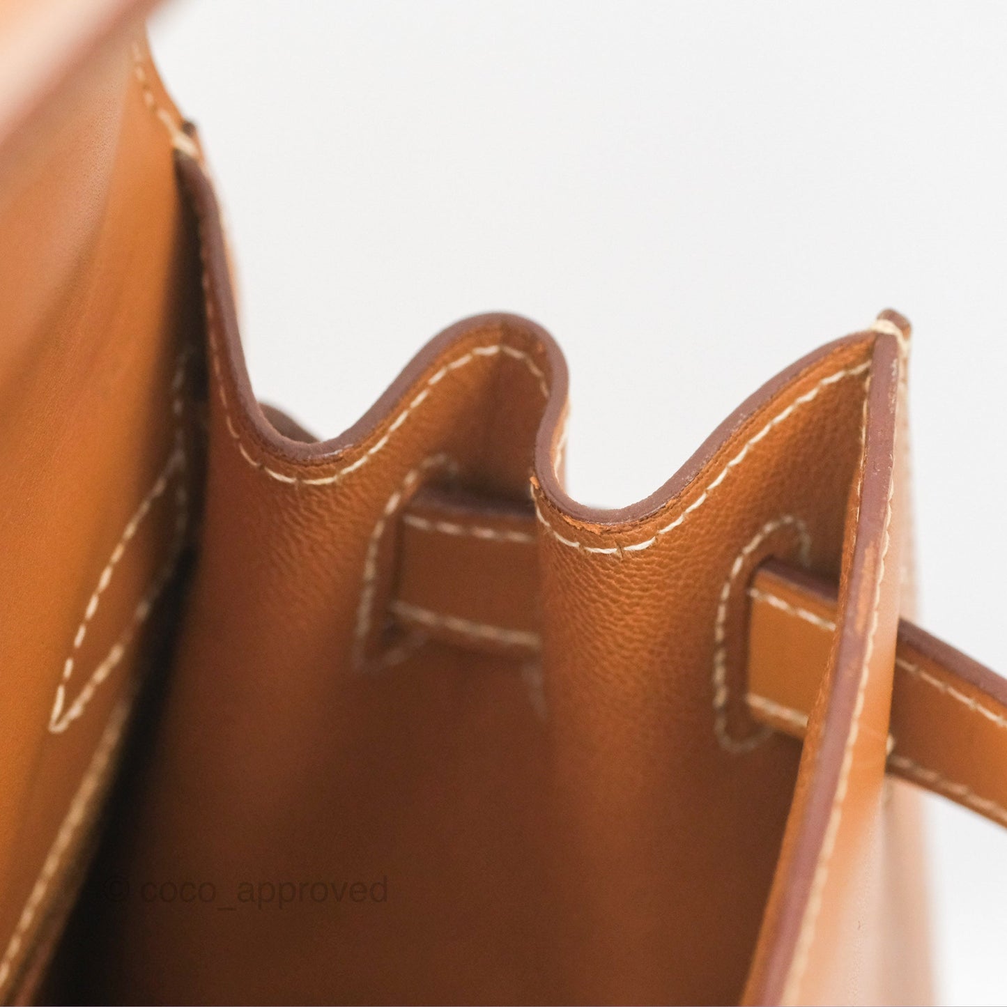 Hermès Vintage Kelly 28 Sellier Gold Calf Gold Hardware