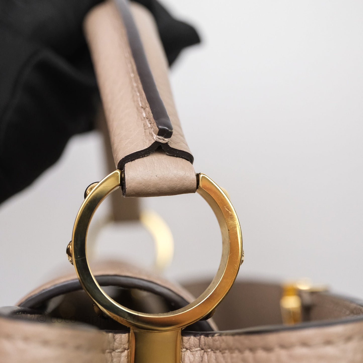 Louis Vuitton Taurillon Capucines BB Galet