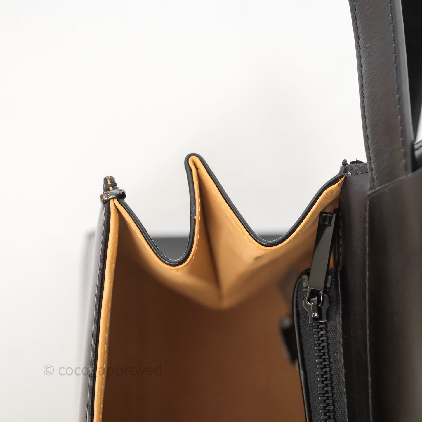 Delvaux Brillant MM Calfskin Black