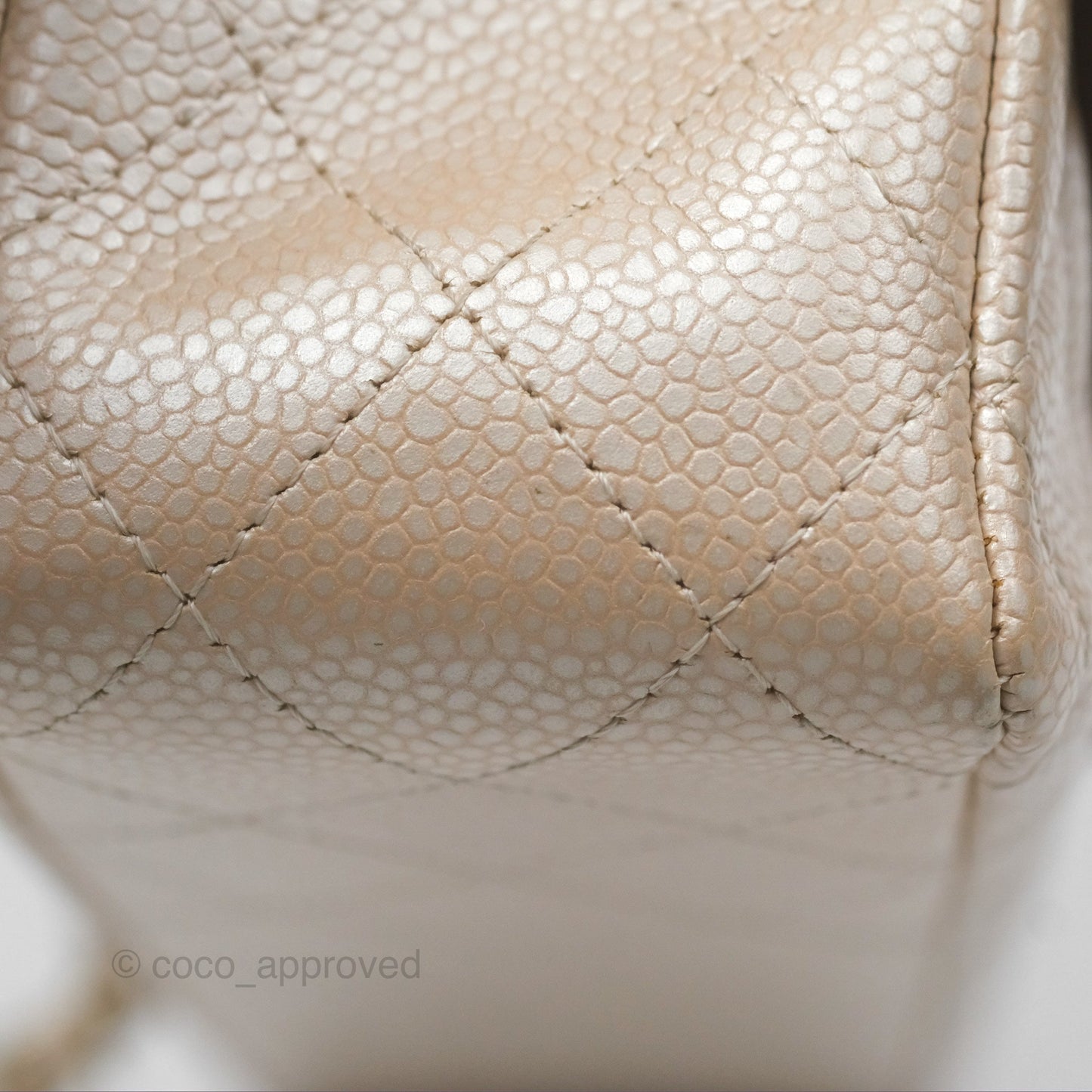 Chanel Classic M/L Medium Double Flap Iridescent Pearly Caviar Aged Gold Hardware⁣⁣