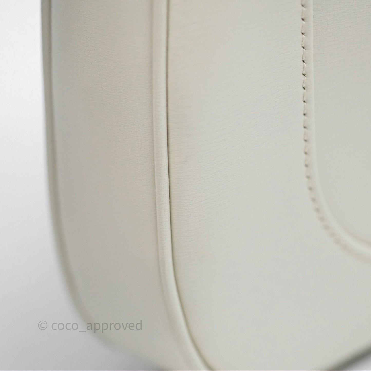 Gucci Jackie 1961 White Small Shoulder Bag Gold Hardware