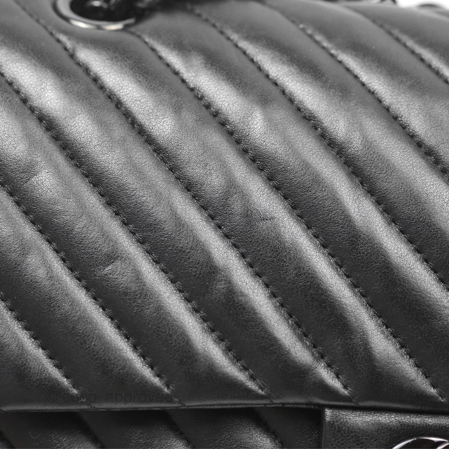 Chanel Classic M/L Medium Flap Chevron So Black Calfskin