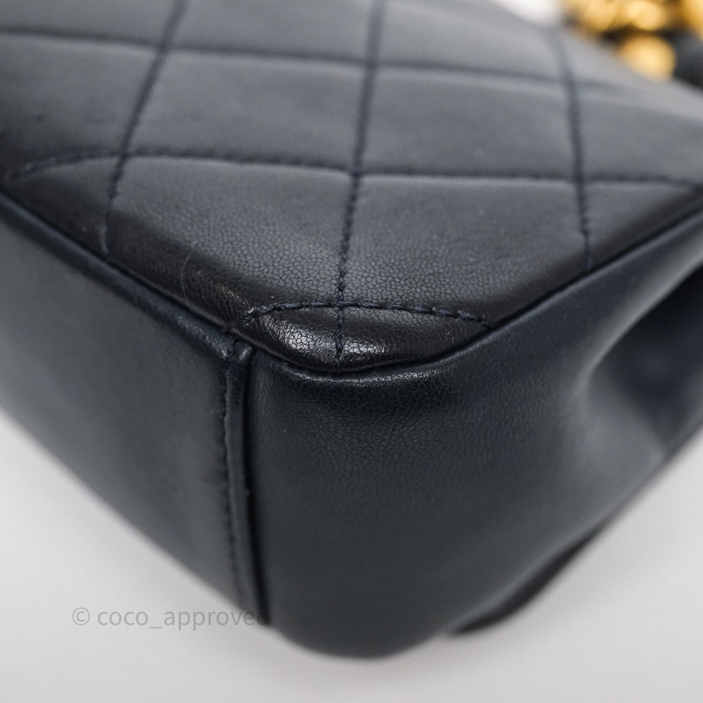 Chanel Quilted Entwined Chain Bag Navy Lambskin Aged Gold Hardware 21P