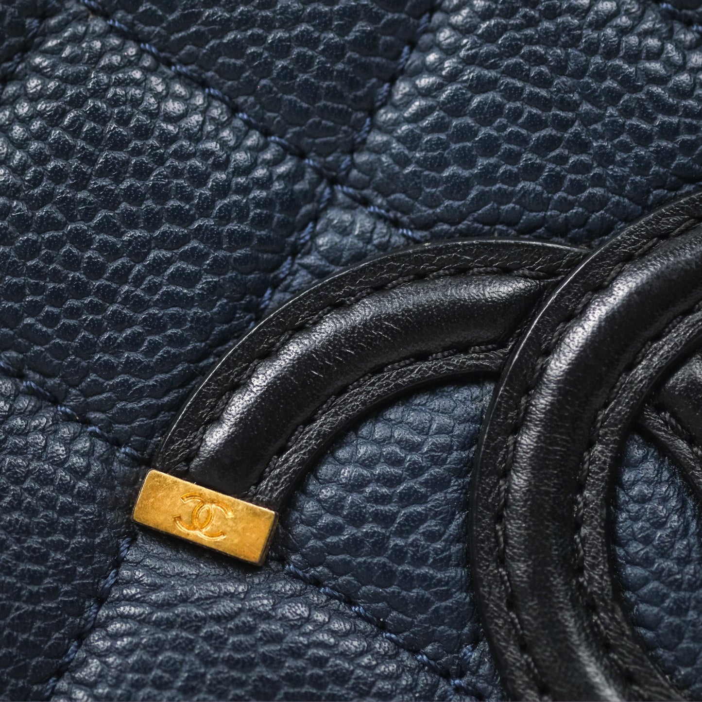 Chanel Quilted Small CC Filigree Vanity Case Navy Black Caviar Gold Hardware