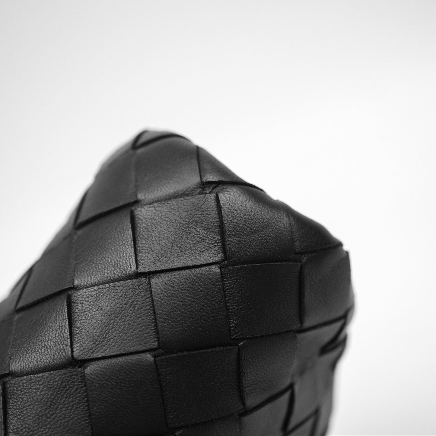 Bottega Veneta Mini Pouch Black Intrecciato Calfskin