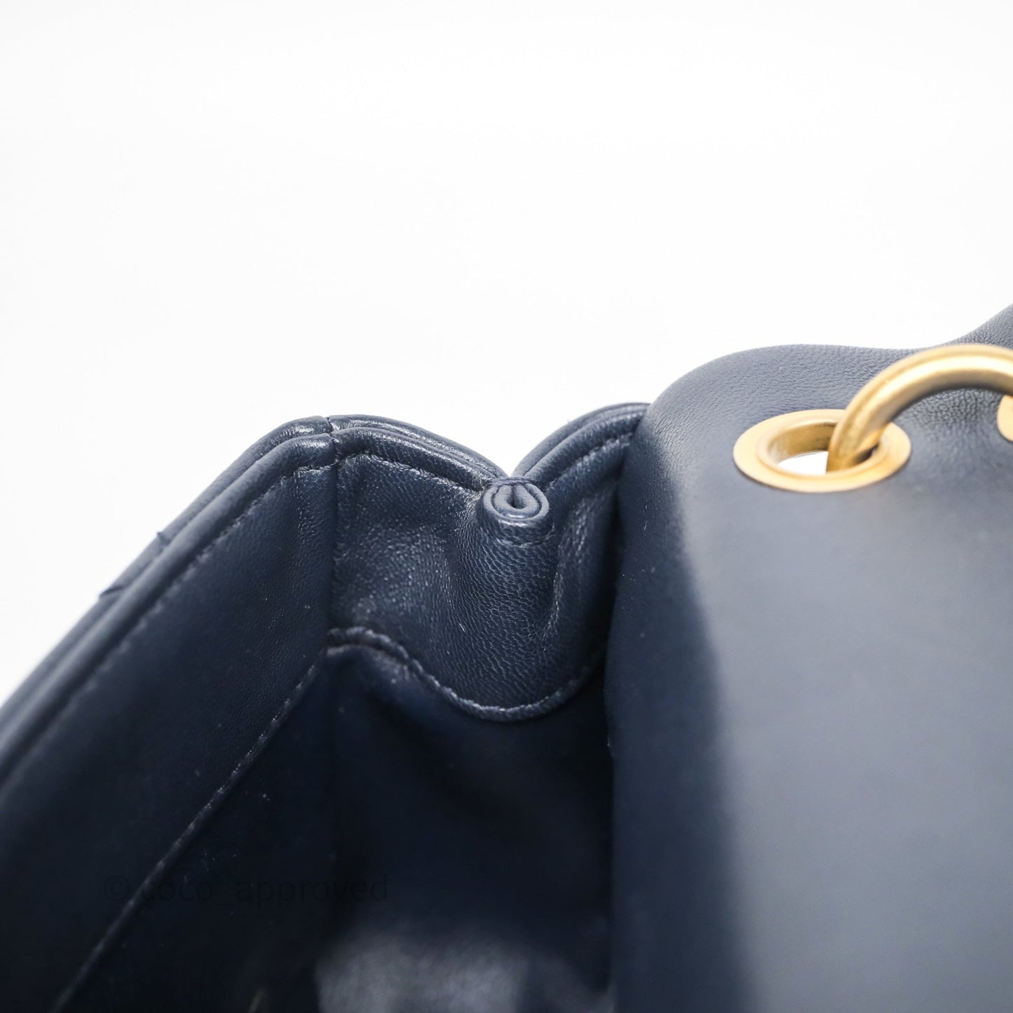 Chanel Quilted Entwined Chain Bag Navy Lambskin Aged Gold Hardware 21P