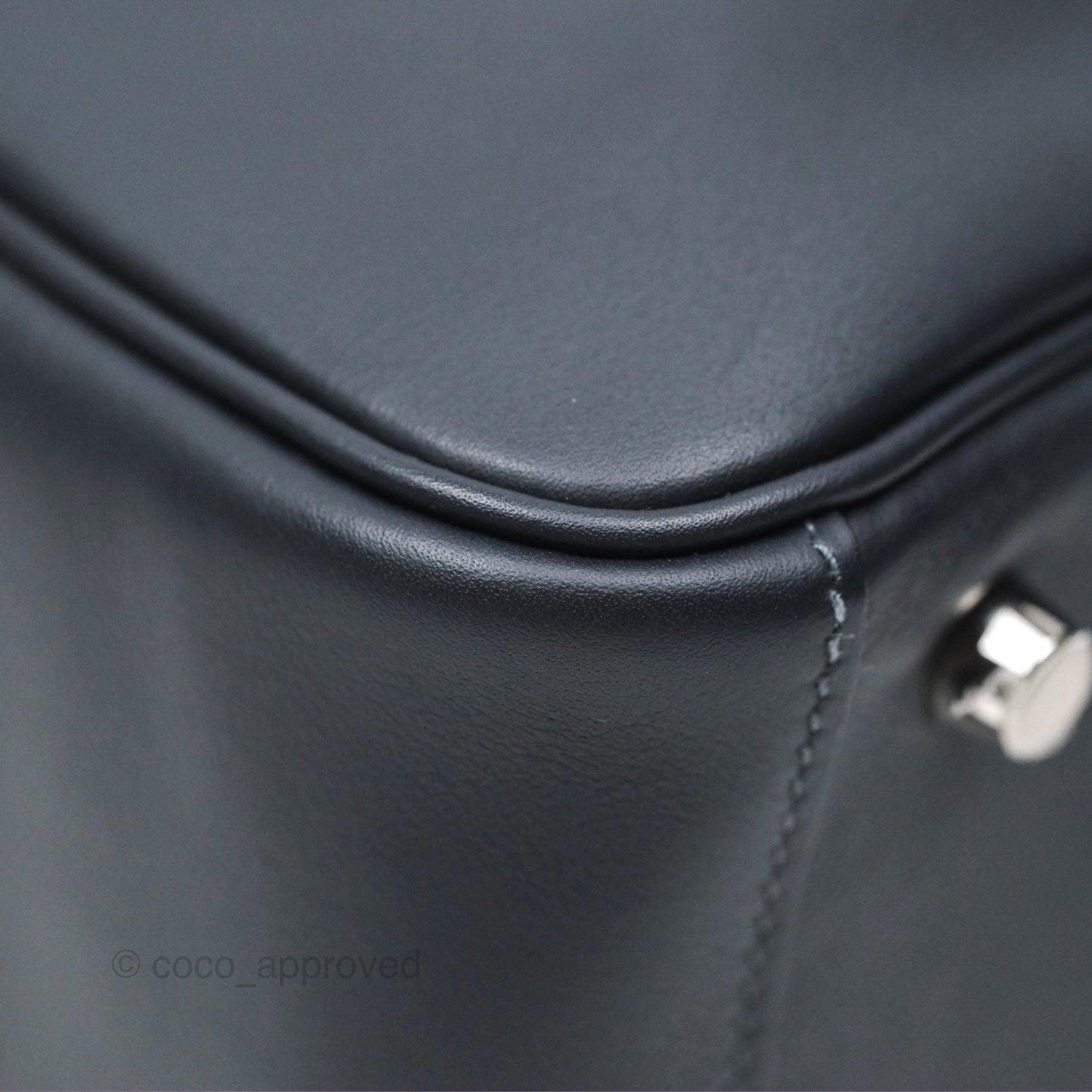 Hermès Lindy 26 Caban/Bleu Frida Swift Palladium Hardware