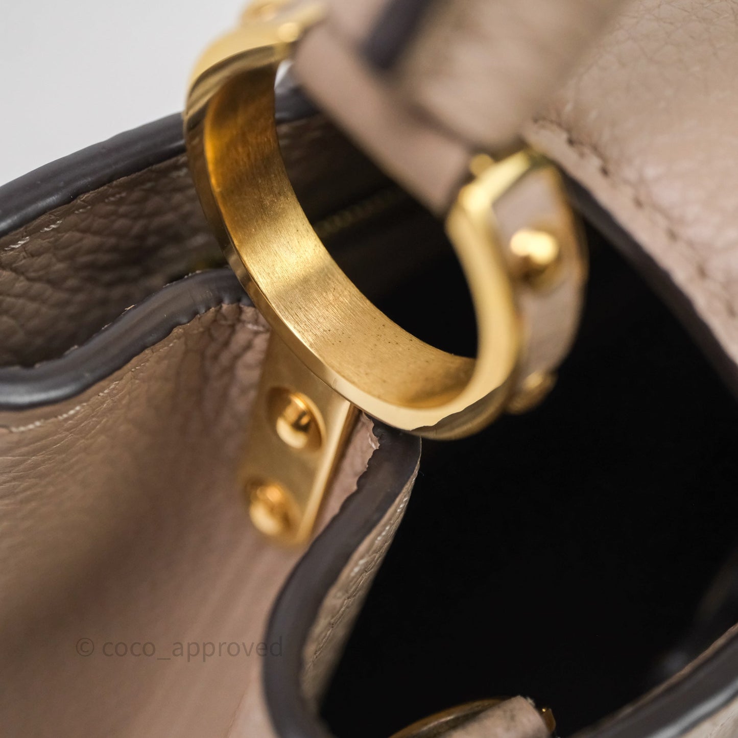 Louis Vuitton Taurillon Capucines BB Galet