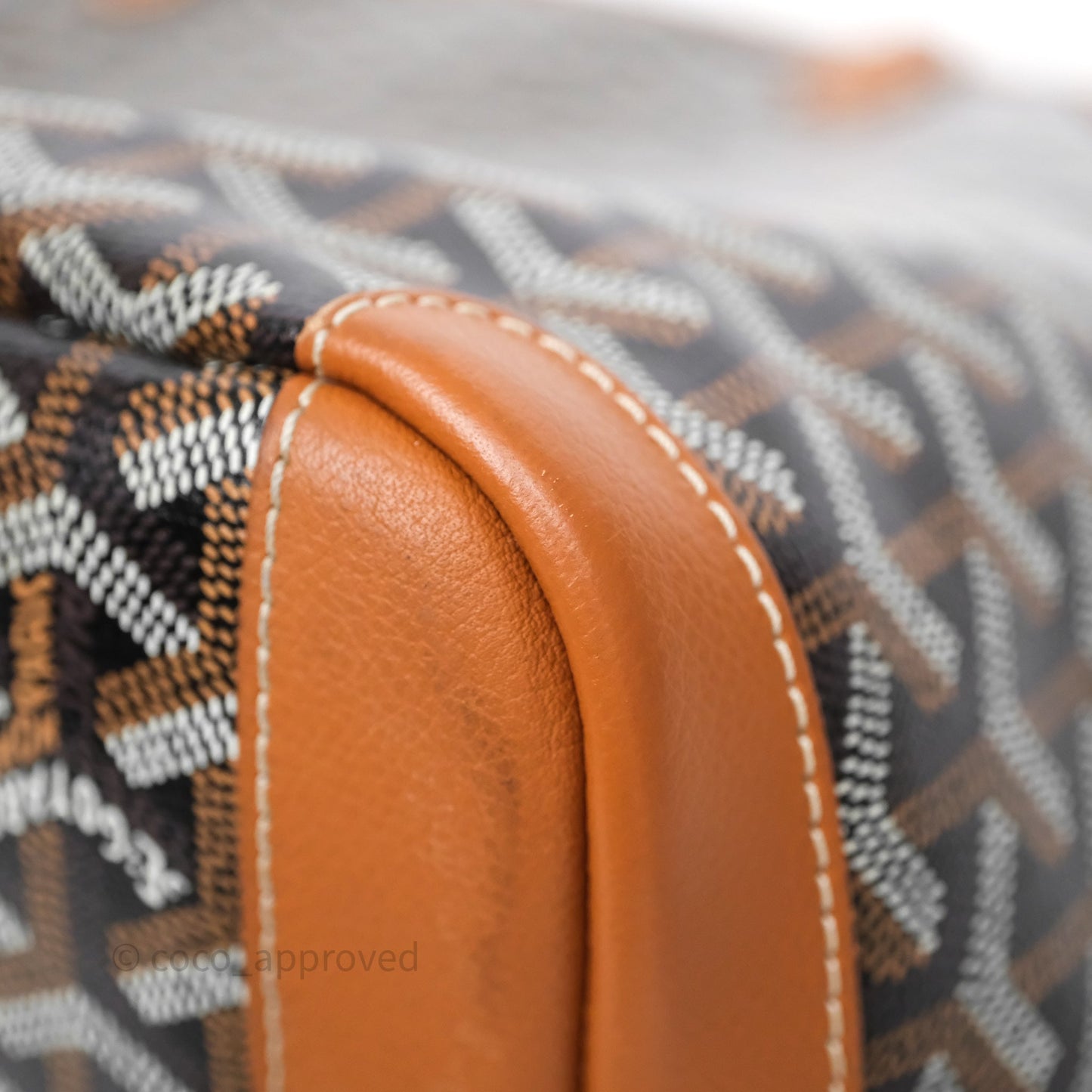 Goyard Artois Tote MM Goyardine Canvas⁣⁣⁣⁣⁣⁣⁣⁣⁣⁣⁣⁣⁣⁣⁣⁣⁣⁣⁣⁣ Tan/Black