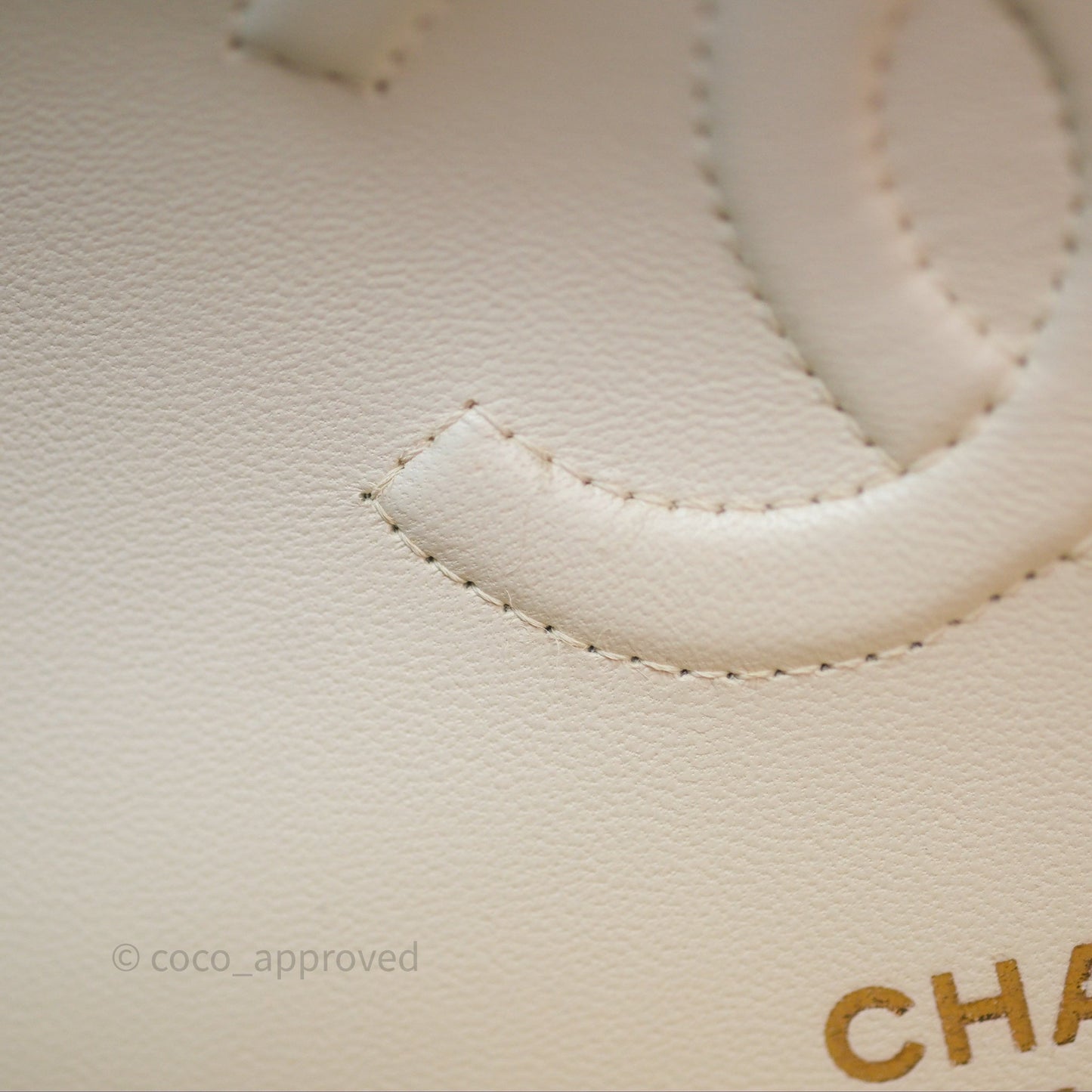 Chanel M/L Medium Classic Flap Quilted White Caviar Gold Hardware