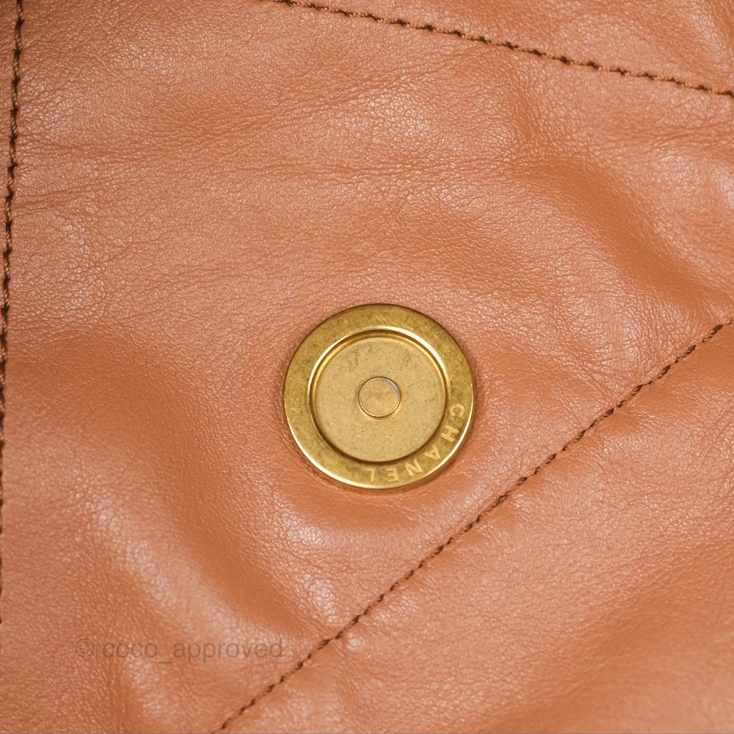 Chanel 22 Medium Caramel Beige Shiny Calfskin Aged Gold Hardware
