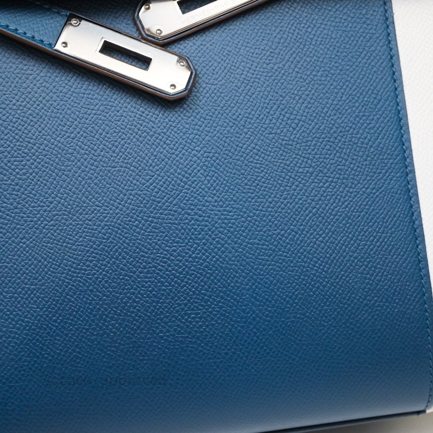 Hermès Kelly 32 Sellier Bleu Thalassa 7A/ White Epsom Palladium Hardware
