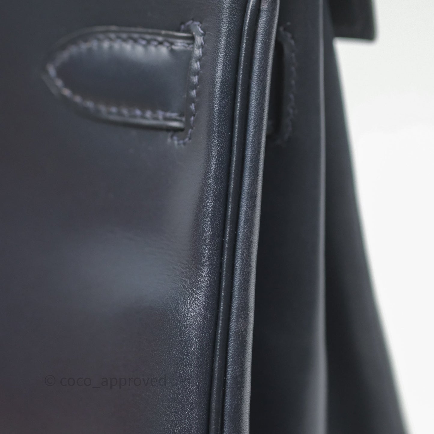 Hermès Vintage Kelly 28 Retourn Navy Box Leather Gold Hardware