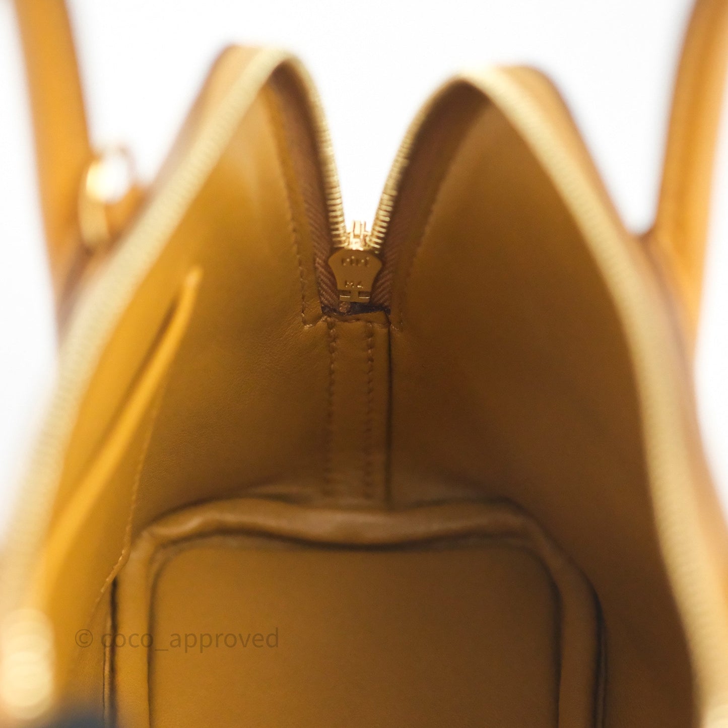 Hermès Bolide Mini 1923 Caramel 28 Chevre Mysore Strap Ficelle/Black Gold Hardware